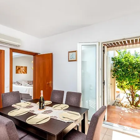 Villa Afrodite Classico